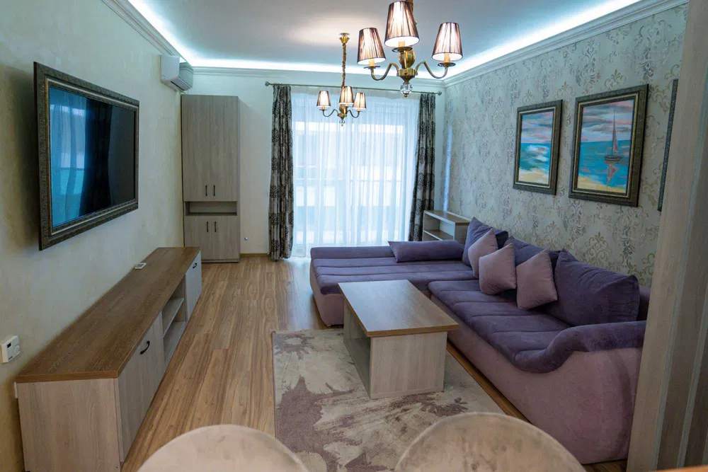 Accommodation at the sea Mamaia apartment with parking space